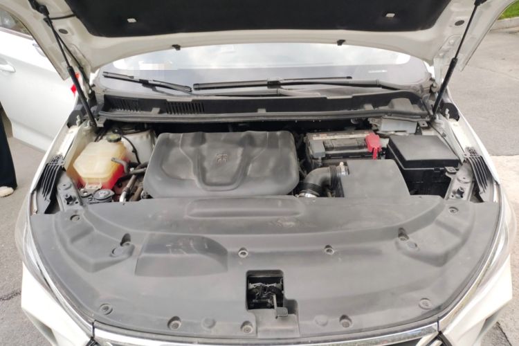 Used BYD Song MAX 2017 1.5T Manual Smart Connect Luxury 7-Seater Engine Bay