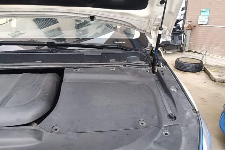 Used BYD Song MAX 2017 1.5T Automatic Smart Connect Prestige 7-Seater Engine Bay Left