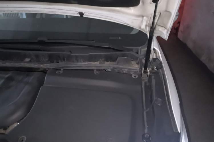 Used BYD Song MAX 2017 1.5T Automatic Smart Connect Luxury 7-Seater Engine Bay Left