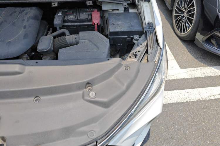 Used BYD Song MAX 2017 1.5T Automatic Smart Connect Elite 7-Seater Engine Bay Left
