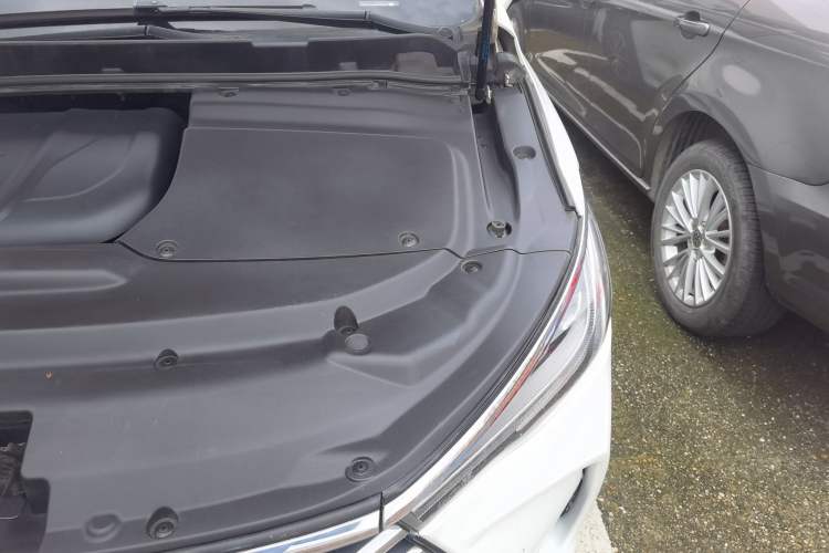 Used BYD Song MAX 2017 1.5T Automatic Smart Connect Prestige 7-Seater Engine Bay Left
