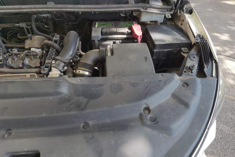 Used BYD Song MAX 2017 1.5T Manual Smart Connect Luxury 7-Seater Engine Bay Left