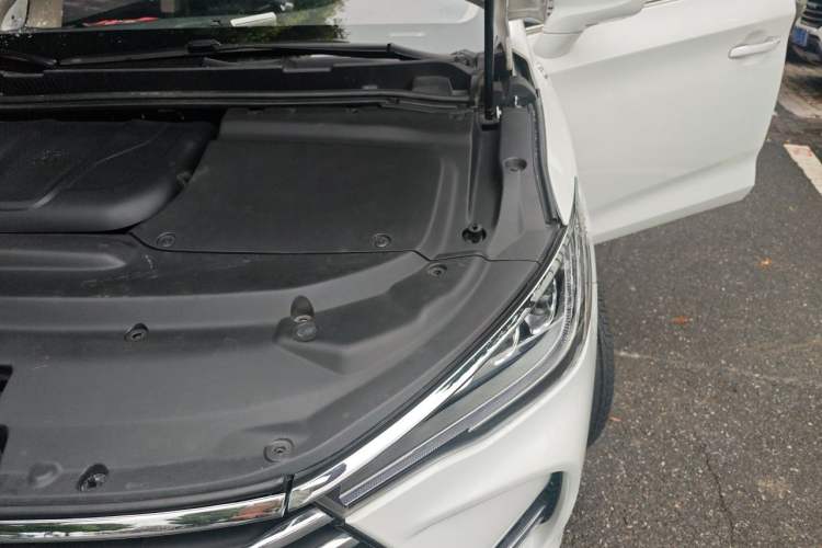 Used BYD Song MAX 2017 1.5T Automatic Smart Connect Elite 7-Seater Engine Bay Left