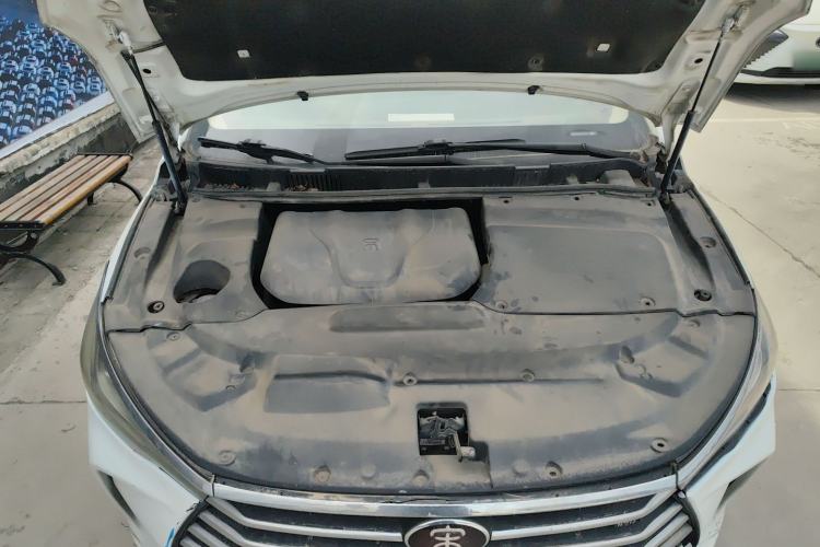 Used BYD Song MAX 2017 1.5T Automatic Smart Connect Elite 7-Seater Engine Bay