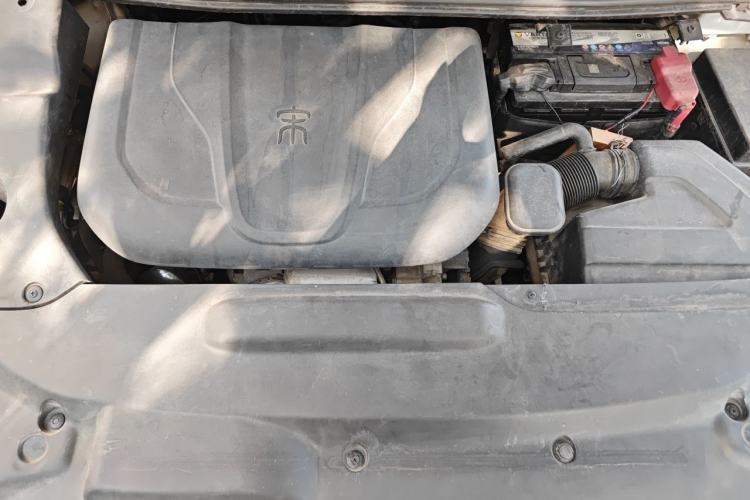 Used BYD Song MAX 2017 1.5T Automatic Smart Connect Elite 7-Seater Engine Bay