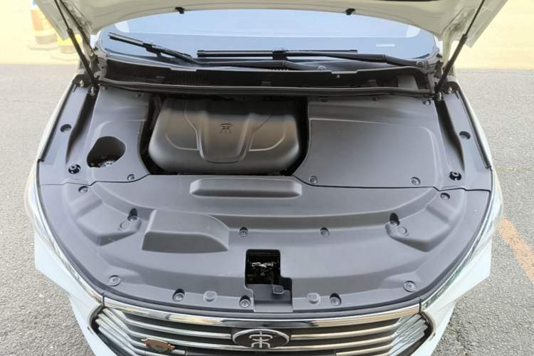Used BYD Song MAX 2017 1.5T Automatic Smart Connect Elite 7-Seater Engine Bay