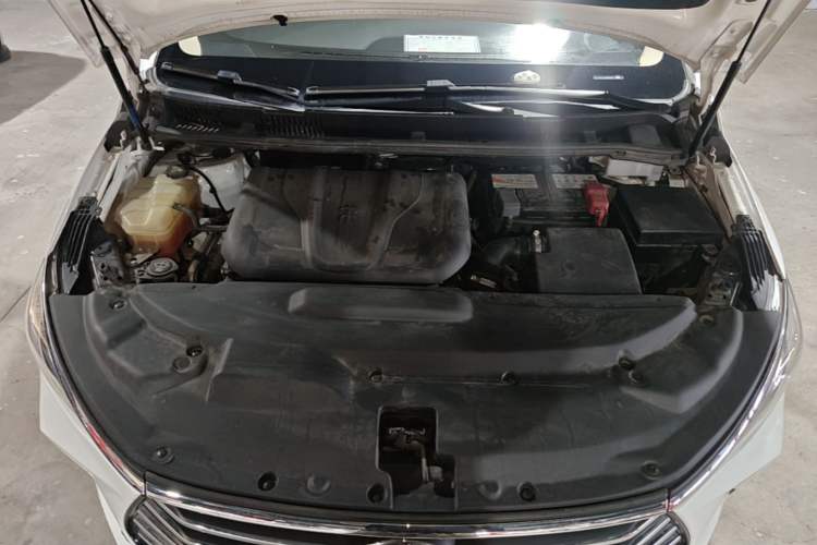 Used BYD Song MAX 2017 1.5T Manual Smart Connect Luxury 7-Seater Engine Bay