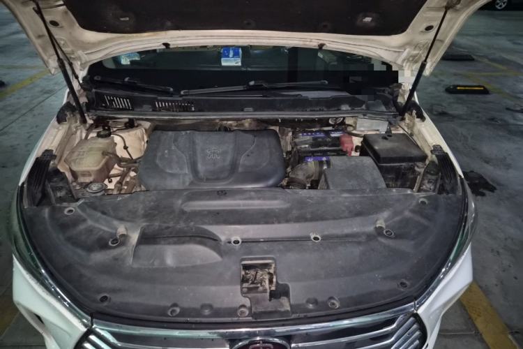 Used BYD Song MAX 2017 1.5T Manual Smart Connect Luxury 7-Seater Engine Bay