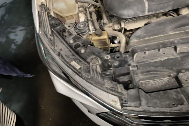 Used BYD Song MAX 2017 1.5T Automatic Smart Connect Elite 7-Seater Engine Bay Right
