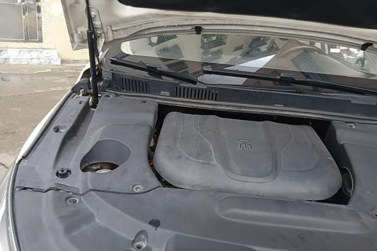 Used BYD Song MAX 2017 1.5T Automatic Smart Connect Prestige 7-Seater Engine Bay Right