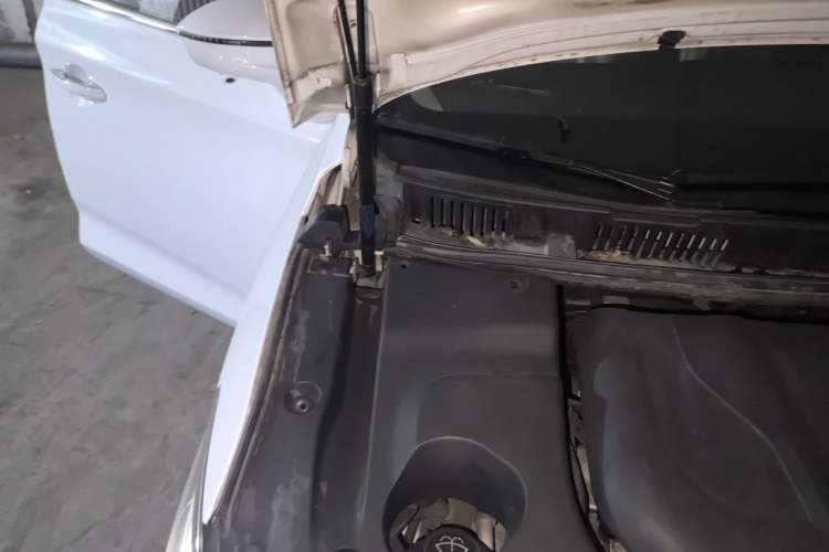 Used BYD Song MAX 2017 1.5T Automatic Smart Connect Luxury 7-Seater Engine Bay Right