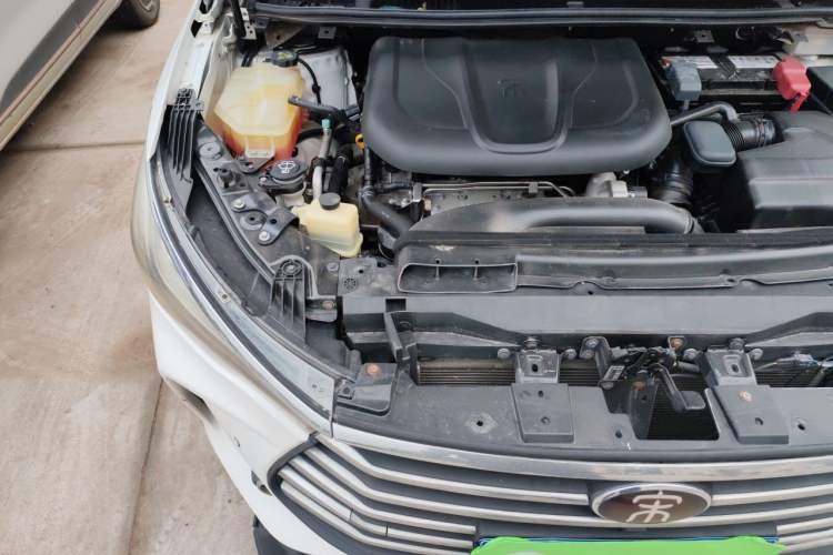 Used BYD Song MAX 2017 1.5T Automatic Smart Connect Elite 7-Seater Engine Bay Right