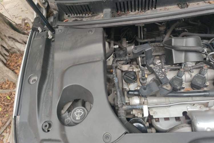 Used BYD Song MAX 2017 1.5T Automatic Smart Connect Elite 7-Seater Engine Bay Right