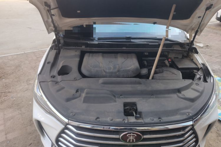 Used BYD Song MAX 2017 1.5T Automatic Smart Connect Luxury 7-Seater Engine Bay Right