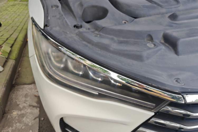 Used BYD Song MAX 2017 1.5T Automatic Smart Connect Prestige 7-Seater Engine Bay Right