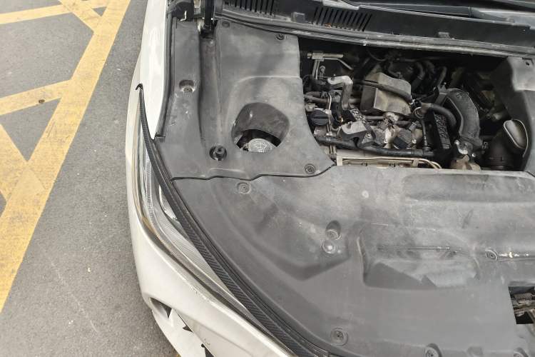 Used BYD Song MAX 2017 1.5T Automatic Smart Connect Prestige 7-Seater Engine Bay Right