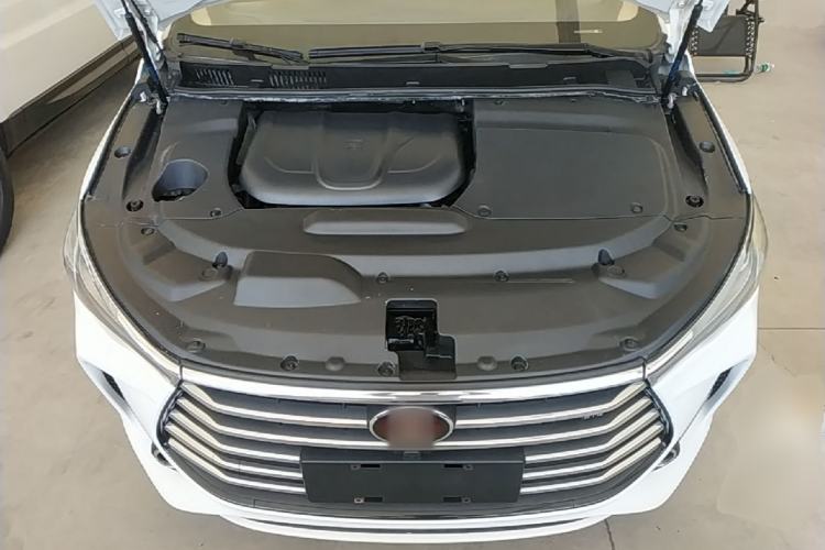 Used BYD Song MAX 2017 1.5T Automatic Smart Connect Elite 7-Seater Engine Bay