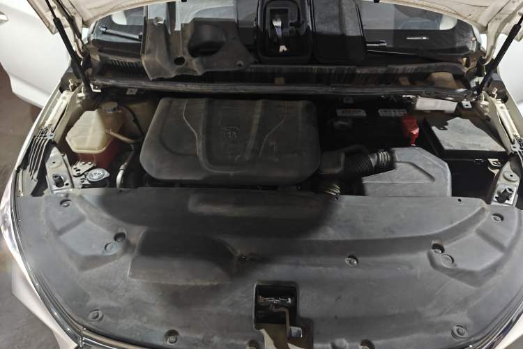 Used BYD Song MAX 2017 1.5T Automatic Smart Connect Elite 7-Seater Engine Bay