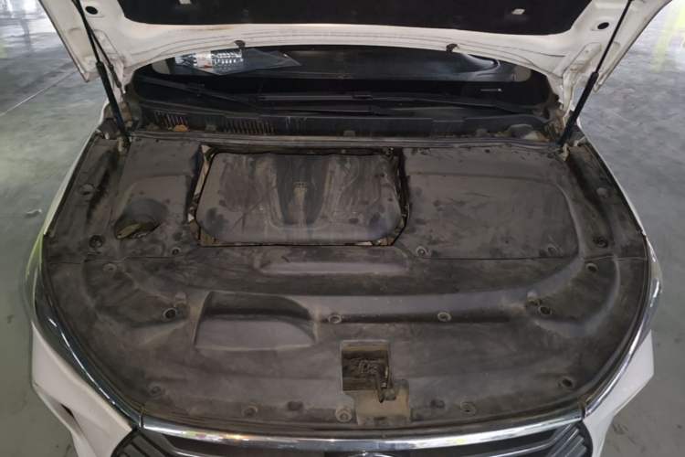 Used BYD Song MAX 2017 1.5T Automatic Smart Connect Luxury 7-Seater Engine Bay