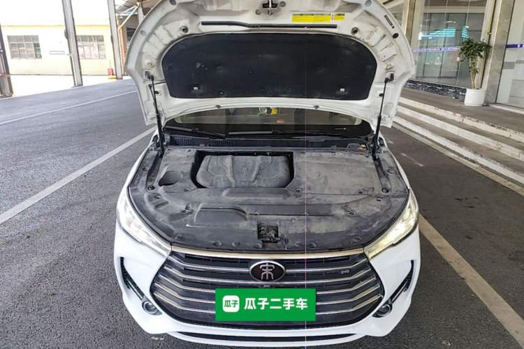 Used BYD Song MAX 2017 1.5T Automatic Smart Connect Prestige 7-Seater Engine Bay