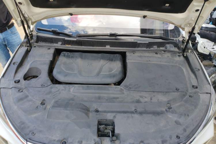Used BYD Song MAX 2017 1.5T Automatic Smart Connect Prestige 7-Seater Engine Bay
