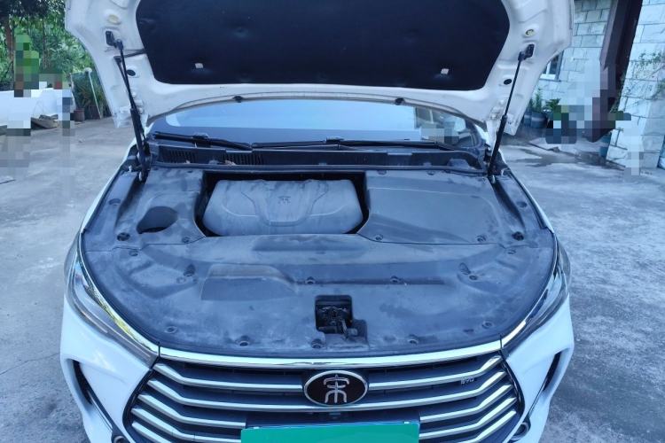 Used BYD Song MAX 2017 1.5T Automatic Smart Connect Prestige 7-Seater Engine Bay
