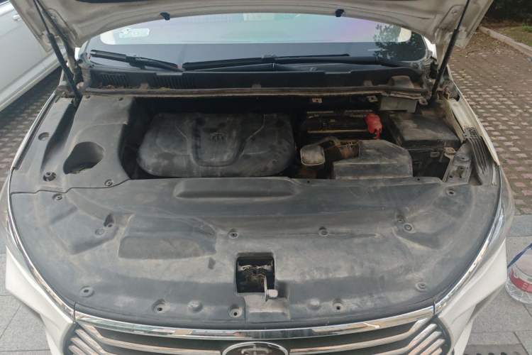 Used BYD Song MAX 2017 1.5T Automatic Smart Connect Prestige 7-Seater Engine Bay