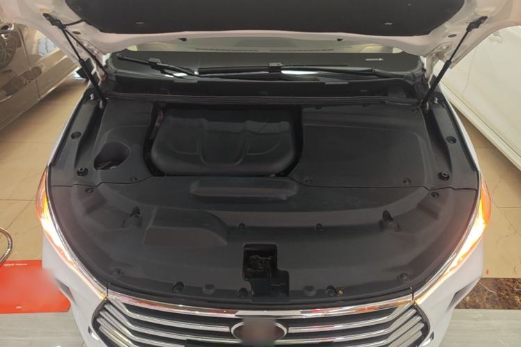 Used BYD Song MAX 2017 1.5T Automatic Smart Connect Elite 7-Seater Engine Bay