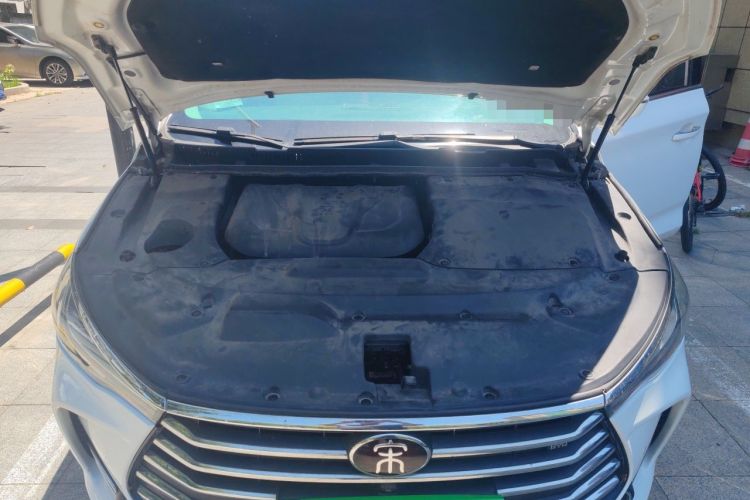 Used BYD Song MAX 2017 1.5T Automatic Smart Connect Prestige 7-Seater Engine Bay