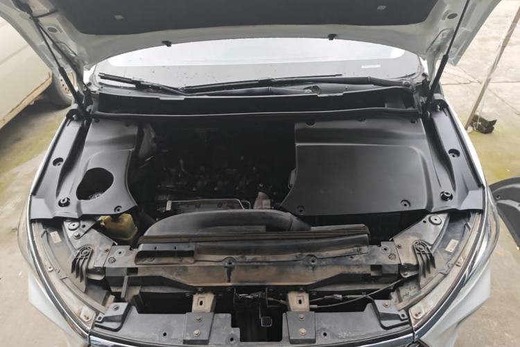 Used BYD Song MAX 2017 1.5T Automatic Smart Connect Elite 7-Seater Engine Bay