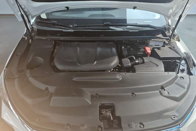Used BYD Song MAX 2017 1.5T Automatic Smart Connect Elite 7-Seater Engine Bay