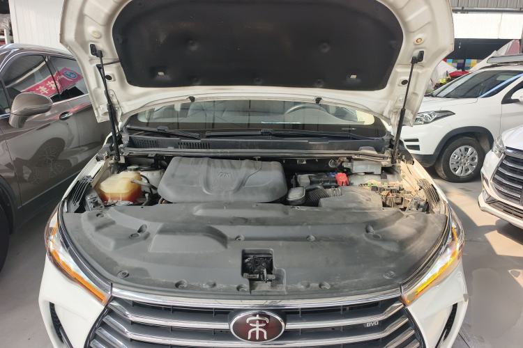 Used BYD Song MAX 2017 1.5T Automatic Smart Connect Elite 7-Seater Engine Bay