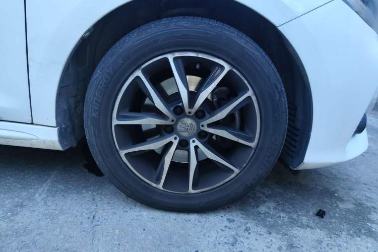 Used BYD Song MAX 2017 1.5T Automatic Smart Connect Prestige 7-Seater Exterior 1
