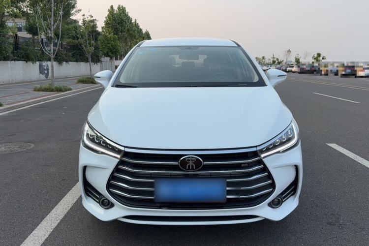 Used BYD Song MAX 2017 1.5T Manual Smart Connect Luxury 7-Seater Exterior 1