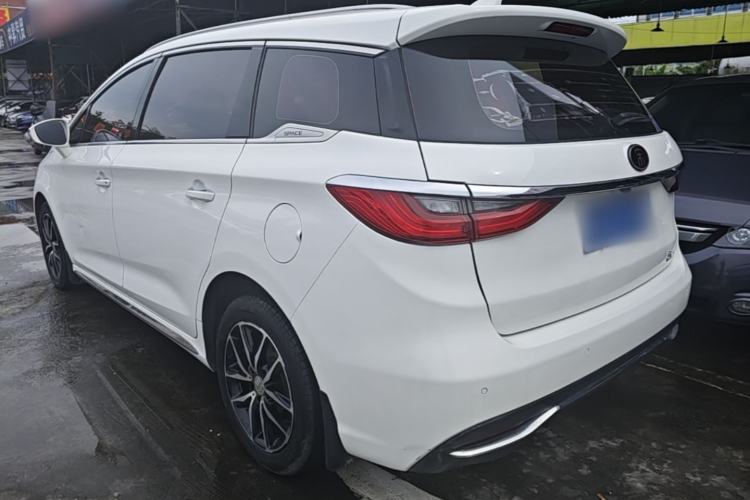 Used BYD Song MAX 2017 1.5T Automatic Smart Connect Elite 7-Seater Exterior 2