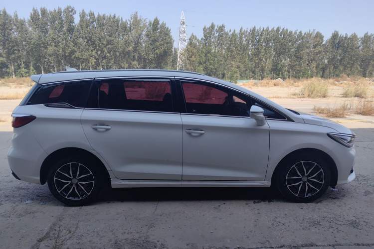 Used BYD Song MAX 2017 1.5T Automatic Smart Connect Prestige 7-Seater Exterior 2