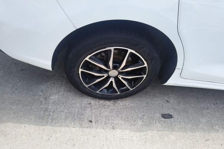 Used BYD Song MAX 2017 1.5T Automatic Smart Connect Prestige 7-Seater Exterior 2