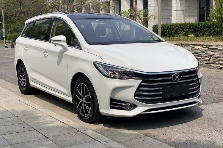 Used BYD Song MAX 2017 1.5T Automatic Smart Connect Elite 7-Seater Exterior 2