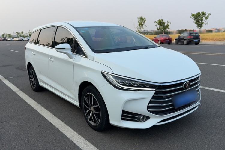 Used BYD Song MAX 2017 1.5T Manual Smart Connect Luxury 7-Seater Exterior 2