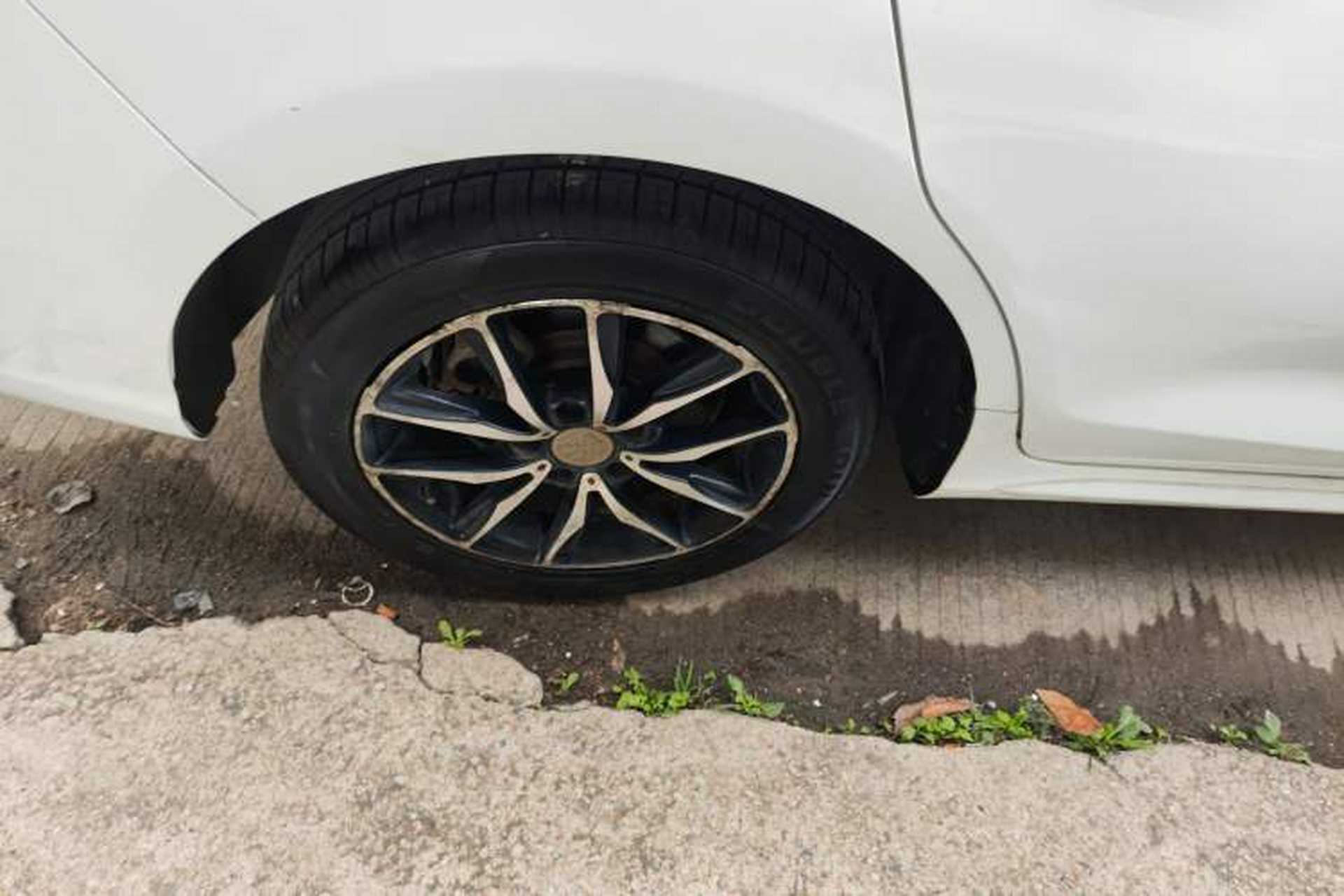Used BYD Song MAX 2017 1.5T Manual Smart Connect Luxury 7-Seater Exterior 3