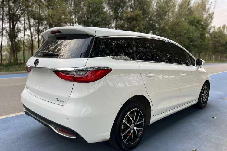 Used BYD Song MAX 2017 1.5T Automatic Smart Connect Luxury 7-Seater Exterior 4