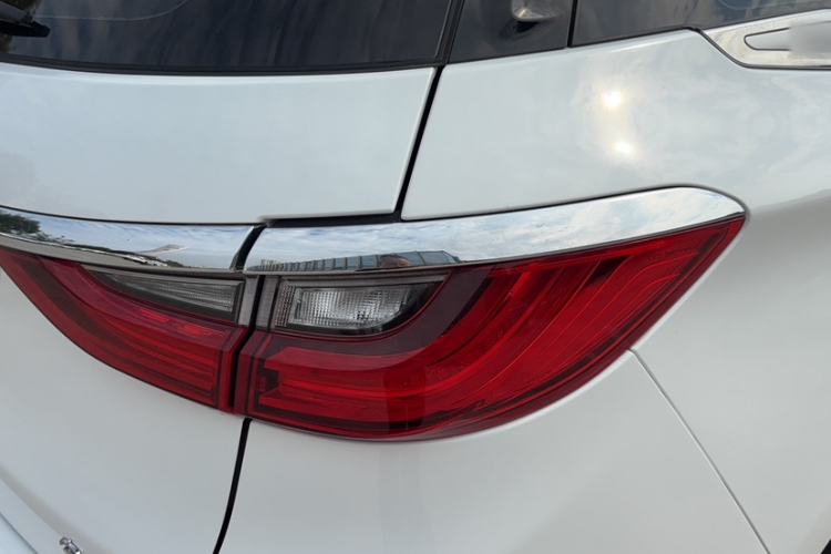 Used BYD Song MAX 2017 1.5T Automatic Smart Connect Elite 7-Seater Exterior 4