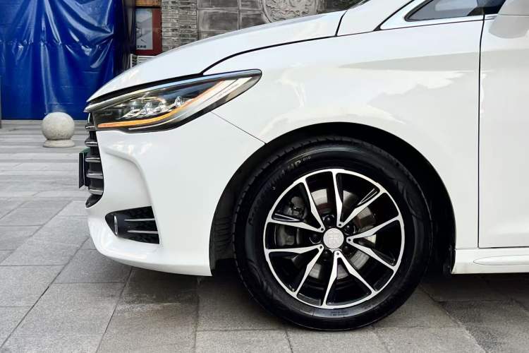 Used BYD Song MAX 2017 1.5T Automatic Smart Connect Elite 7-Seater Exterior 4