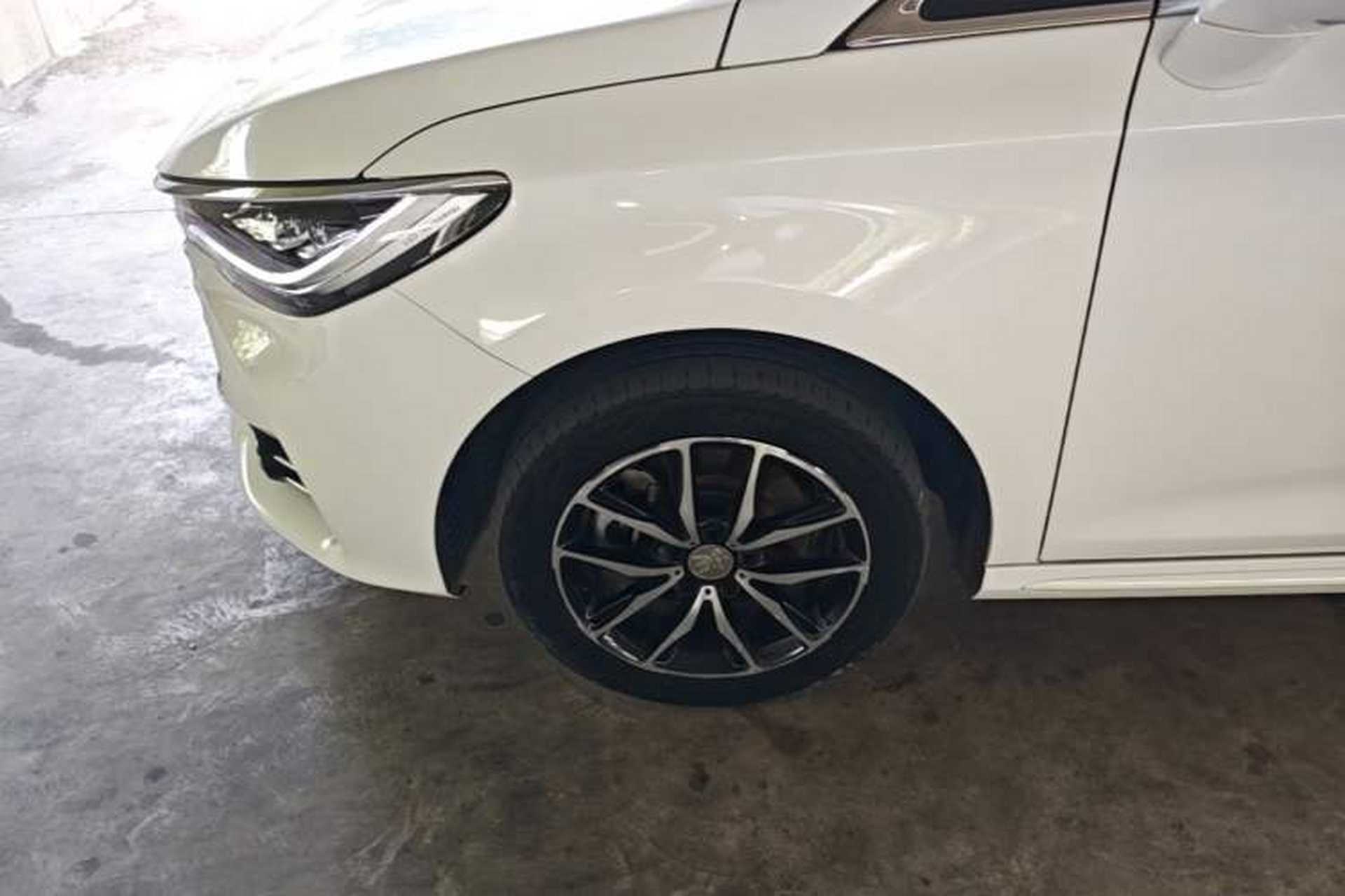 Used BYD Song MAX 2017 1.5T Manual Smart Connect Luxury 7-Seater Exterior 4