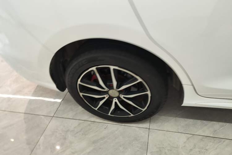 Used BYD Song MAX 2017 1.5T Automatic Smart Connect Prestige 7-Seater Exterior 5