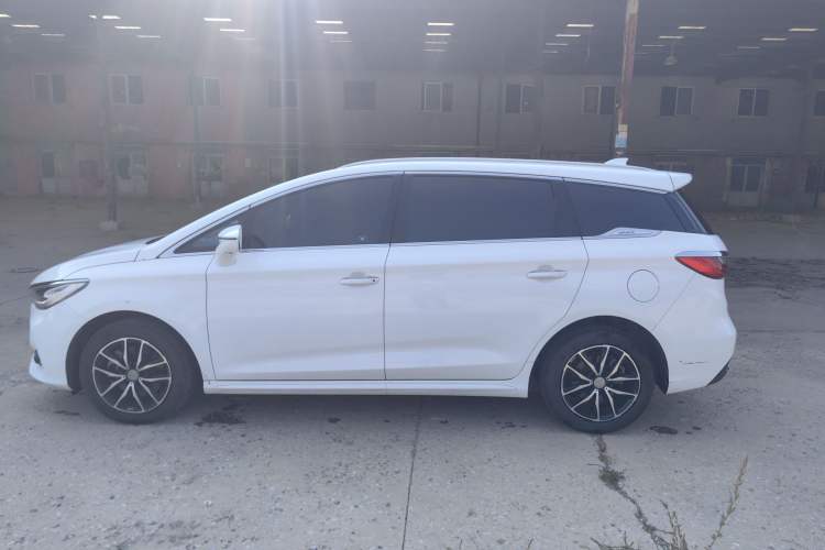 Used BYD Song MAX 2017 1.5T Automatic Smart Connect Prestige 7-Seater Exterior 5