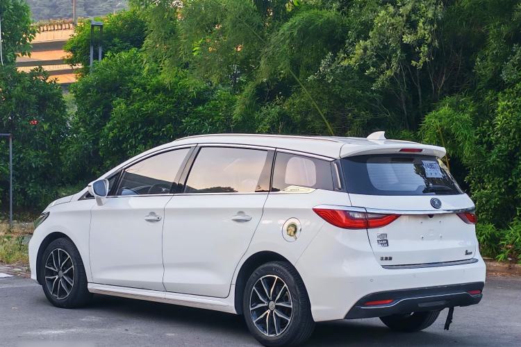 Used BYD Song MAX 2017 1.5T Automatic Smart Connect Prestige 7-Seater Exterior 5