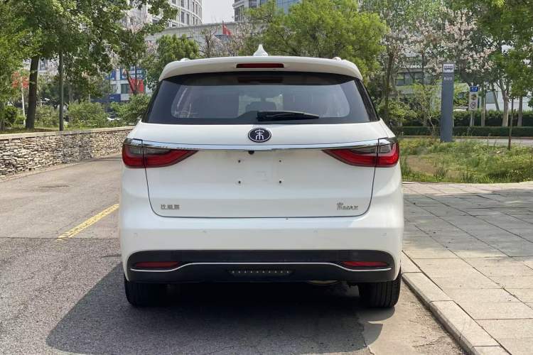 Used BYD Song MAX 2017 1.5T Automatic Smart Connect Elite 7-Seater Exterior 5