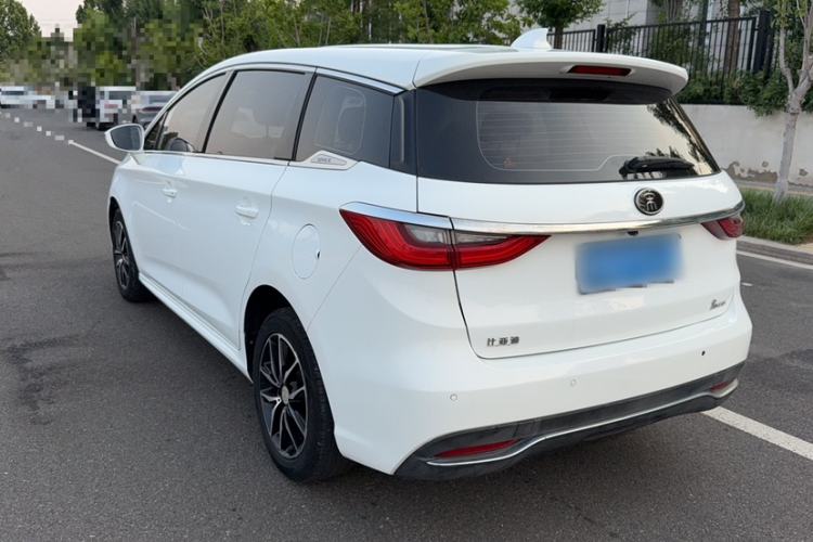 Used BYD Song MAX 2017 1.5T Manual Smart Connect Luxury 7-Seater Exterior 5
