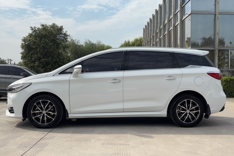Used BYD Song MAX 2017 1.5T Automatic Smart Connect Elite 7-Seater Exterior 6